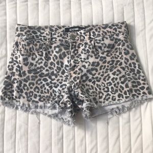 Express Women’s Mid Rise Shortie Shorts